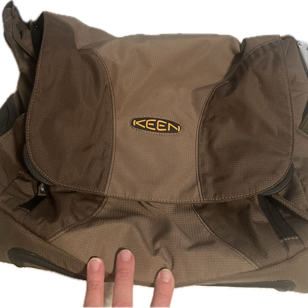 Keen Tan Men's Messenger Bag